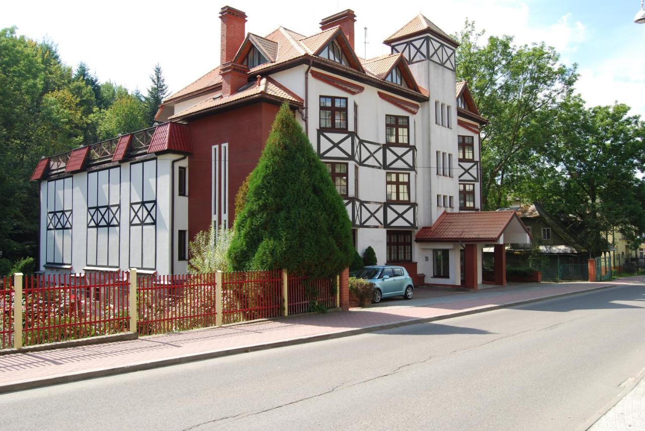 Familijny Osrodek Wypoczynkowo - Rehabilitacyjny Krynica Zdroj Hotel Buitenkant foto
