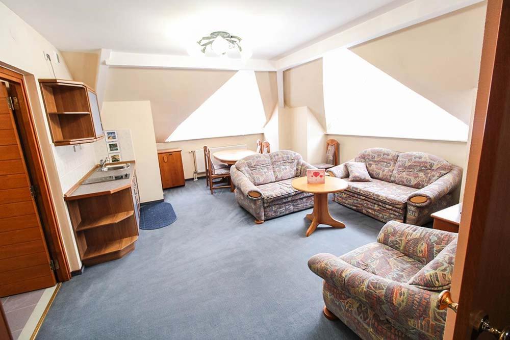 Familijny Osrodek Wypoczynkowo - Rehabilitacyjny Krynica Zdroj Hotel Buitenkant foto