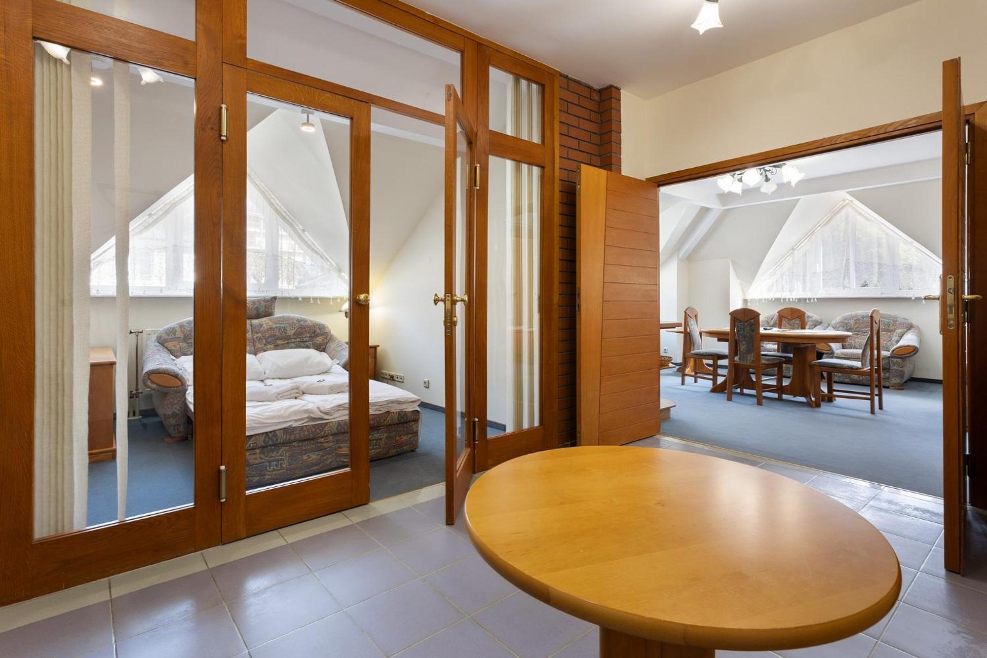 Familijny Osrodek Wypoczynkowo - Rehabilitacyjny Krynica Zdroj Hotel Buitenkant foto